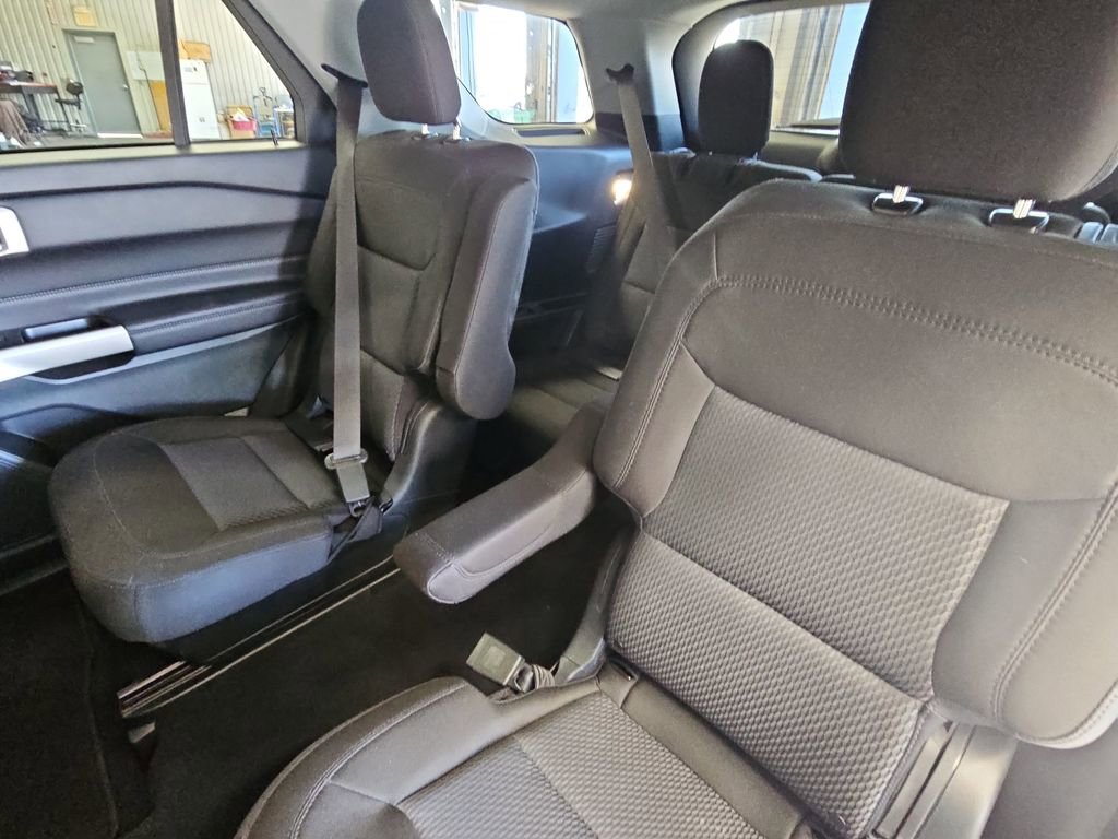 Used 2024 Ford Explorer XLT image 14