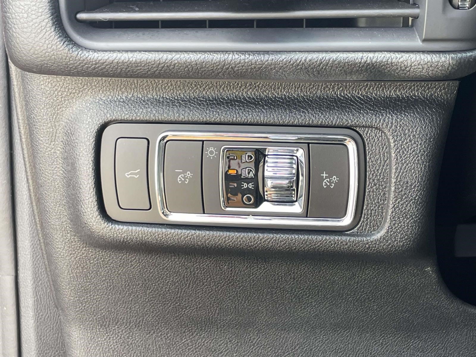Used 2022 Lincoln Corsair AWD w/ Equipment Group 101A image 18