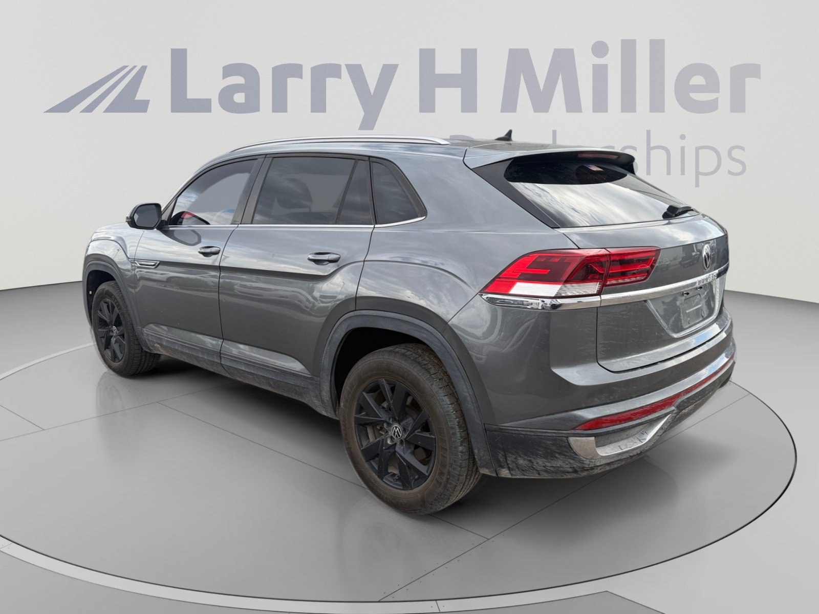 Used 2021 Volkswagen Atlas Cross Sport S FWD image 3