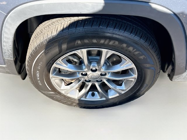 Used 2021 Jeep Cherokee Latitude Lux AWD/4WD image 37