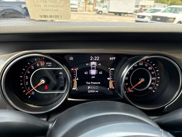 Used 2021 Jeep Gladiator Overland w/ Trailer Tow Package AWD/4WD image 29