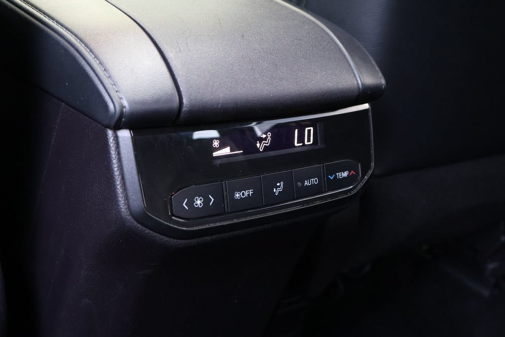 Used 2022 Toyota Highlander XSE FWD image 46