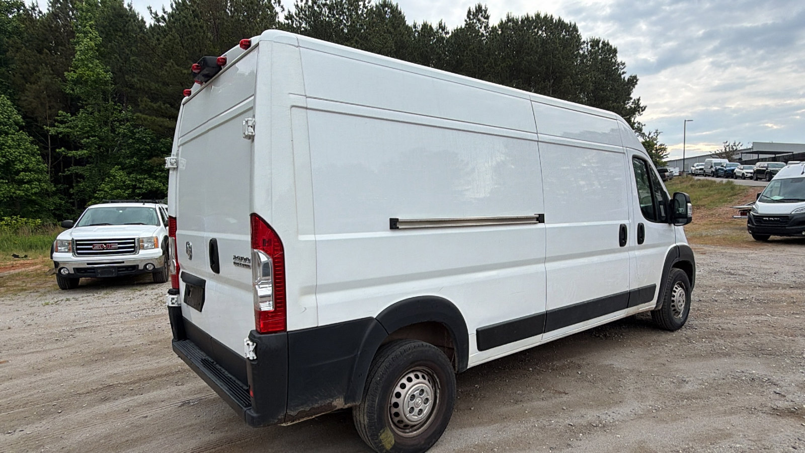 Used 2024 RAM ProMaster 2500 w/ Convenience Group FWD image 8