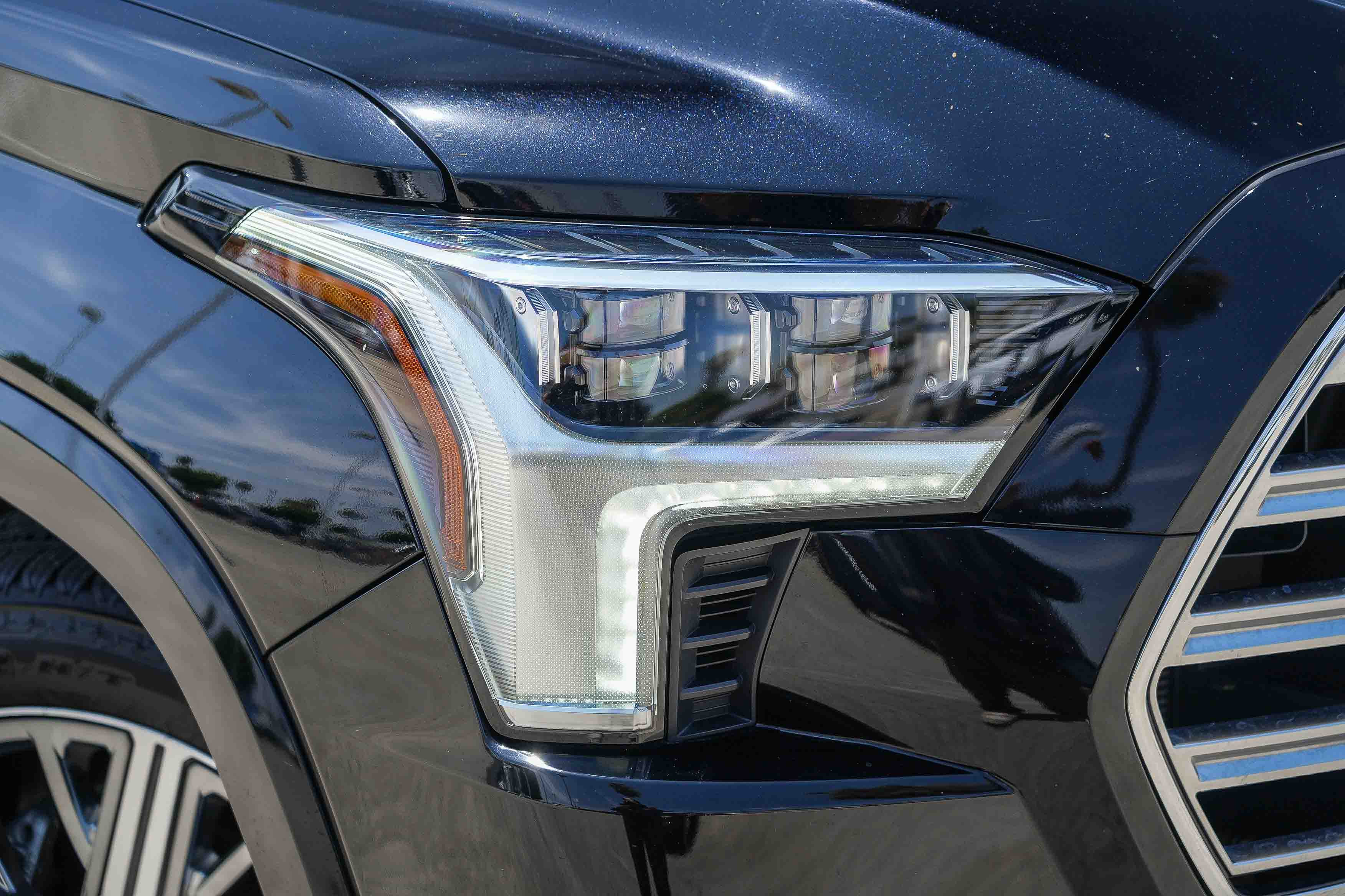 Used 2024 Toyota Sequoia Capstone AWD/4WD image 2