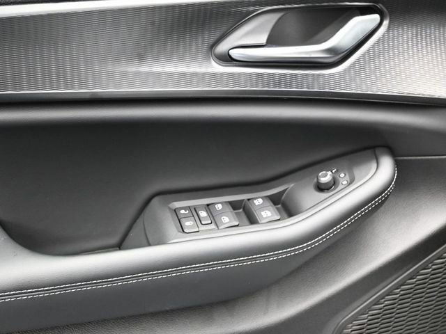 New 2025 Jeep Grand Cherokee L Laredo image 17