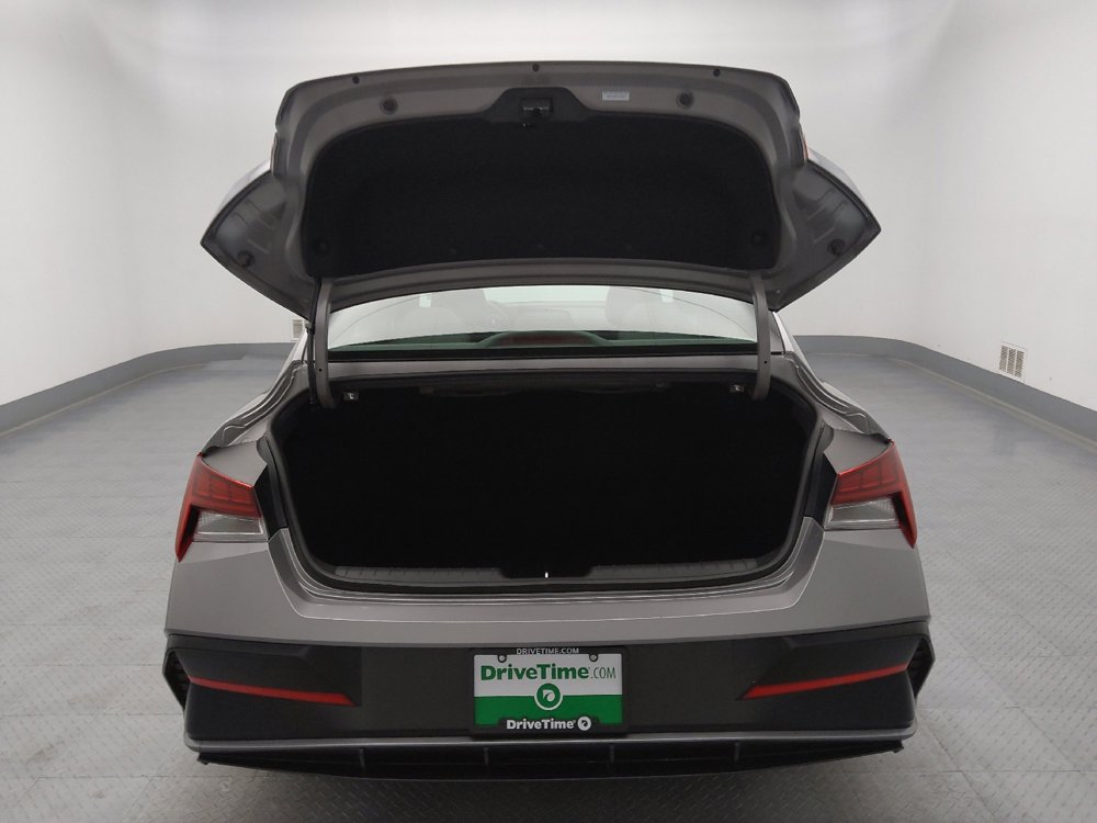 Used 2025 Hyundai Elantra SEL image 29