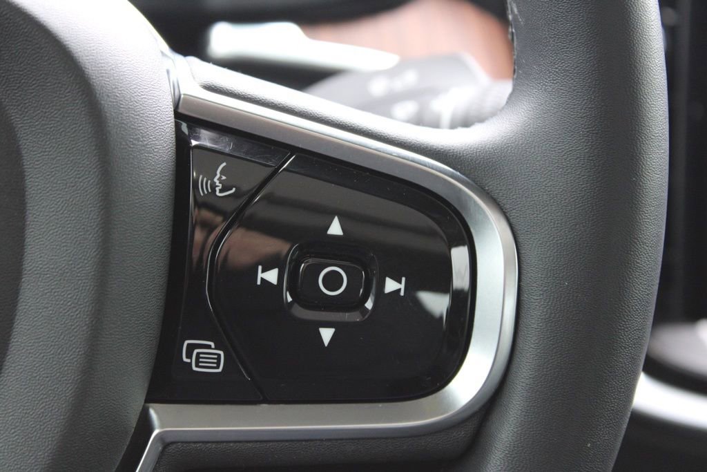 Used 2024 Volvo S60 B5 Plus image 30