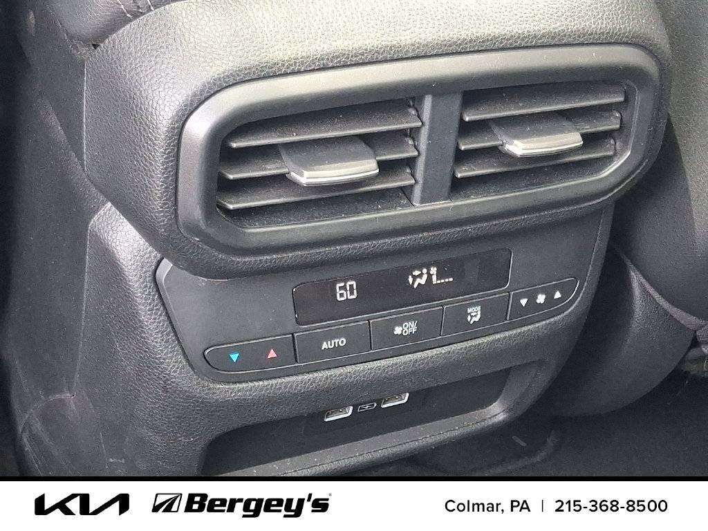 Used 2023 Honda Pilot Touring image 14