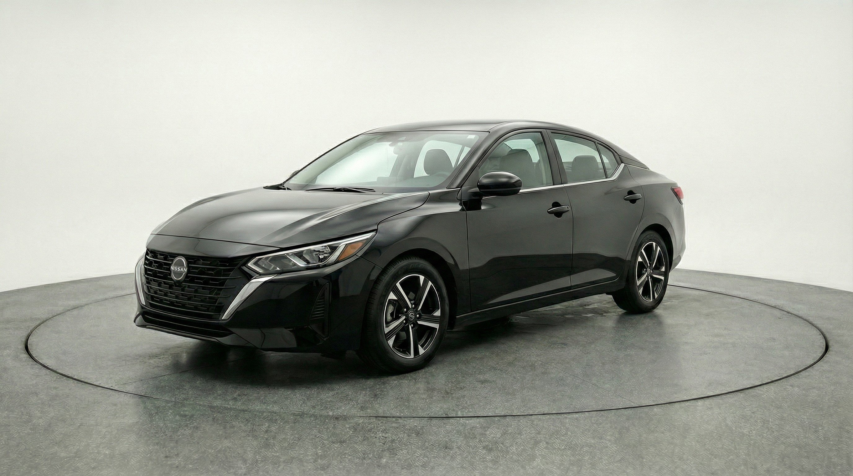 Used 2025 Nissan Sentra SV image 3