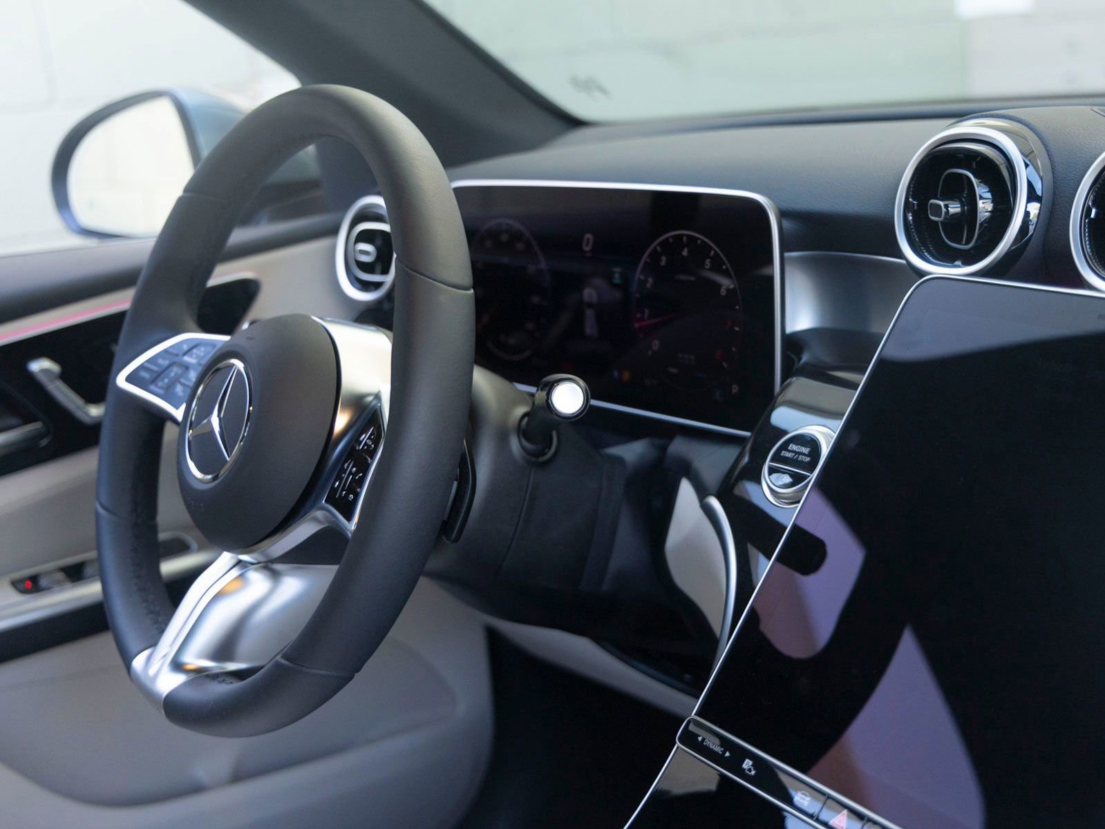 Used 2026 Mercedes-Benz GLC 300 image 29