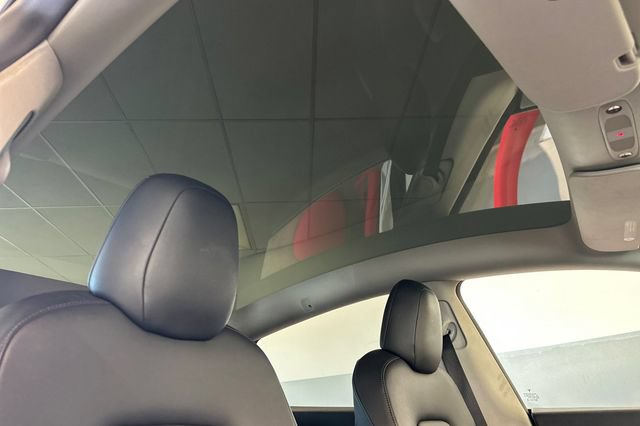 Used 2022 Tesla Model Y Performance AWD/4WD image 19