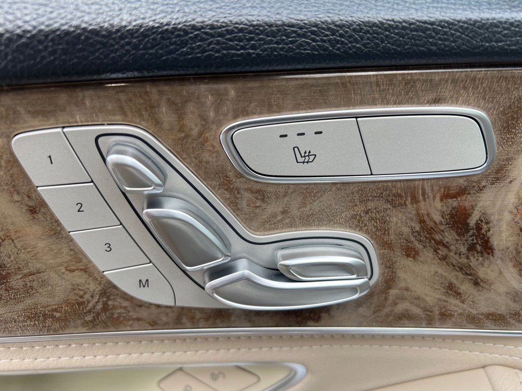 Used 2015 Mercedes-Benz C 300 4MATIC Sedan image 30