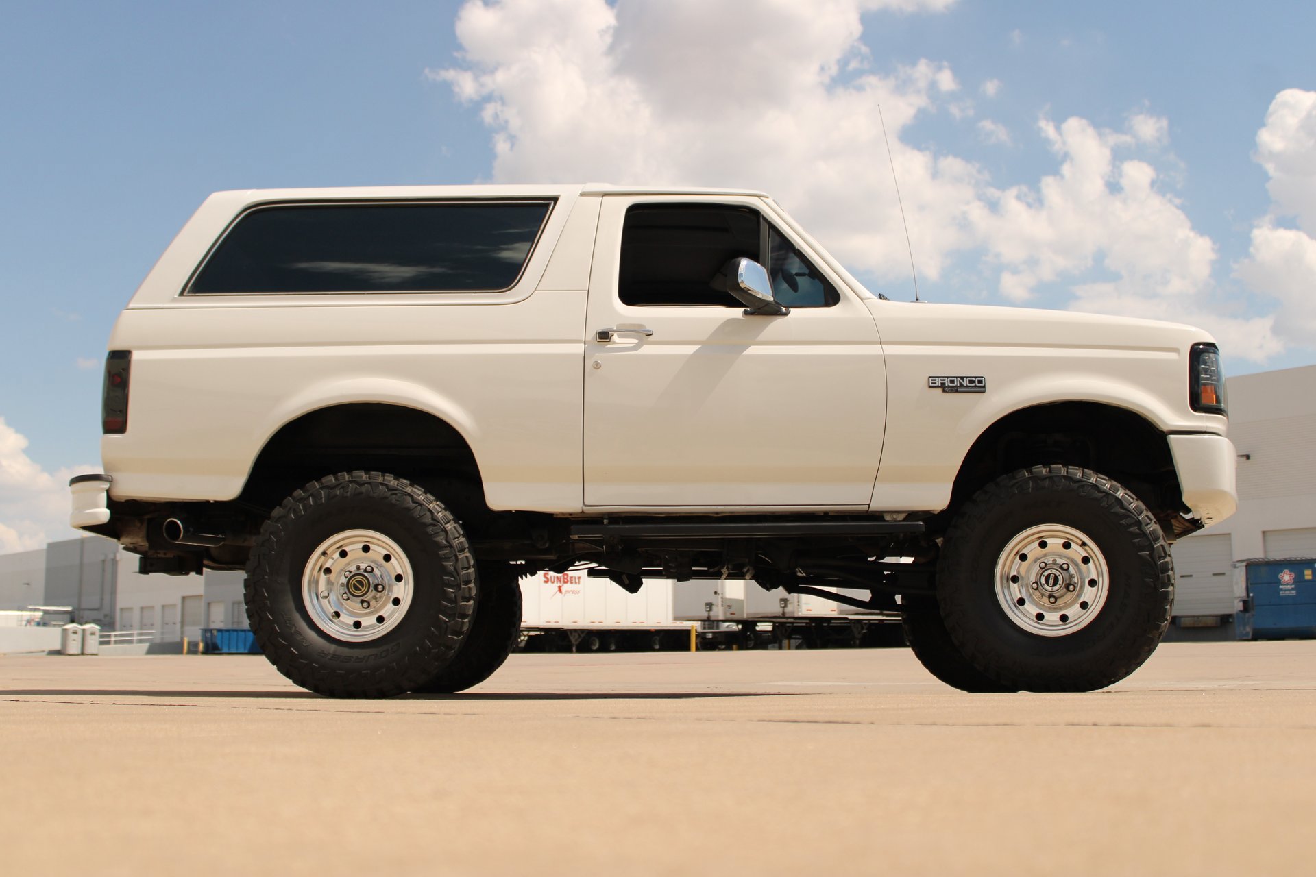Used 1993 Ford Bronco XLT AWD/4WD image 19