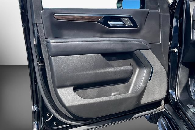 Used 2025 Chevrolet Tahoe LT AWD/4WD image 16