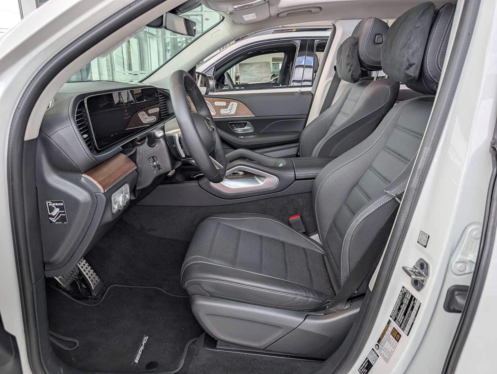 New 2026 Mercedes-Benz GLS 450 4MATIC image 4