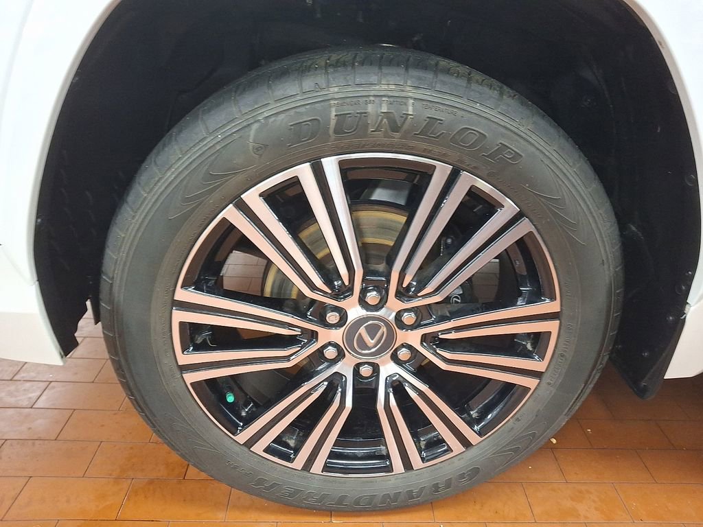 Used 2024 Lexus LX 600 4WD w/ Appearance Package image 6