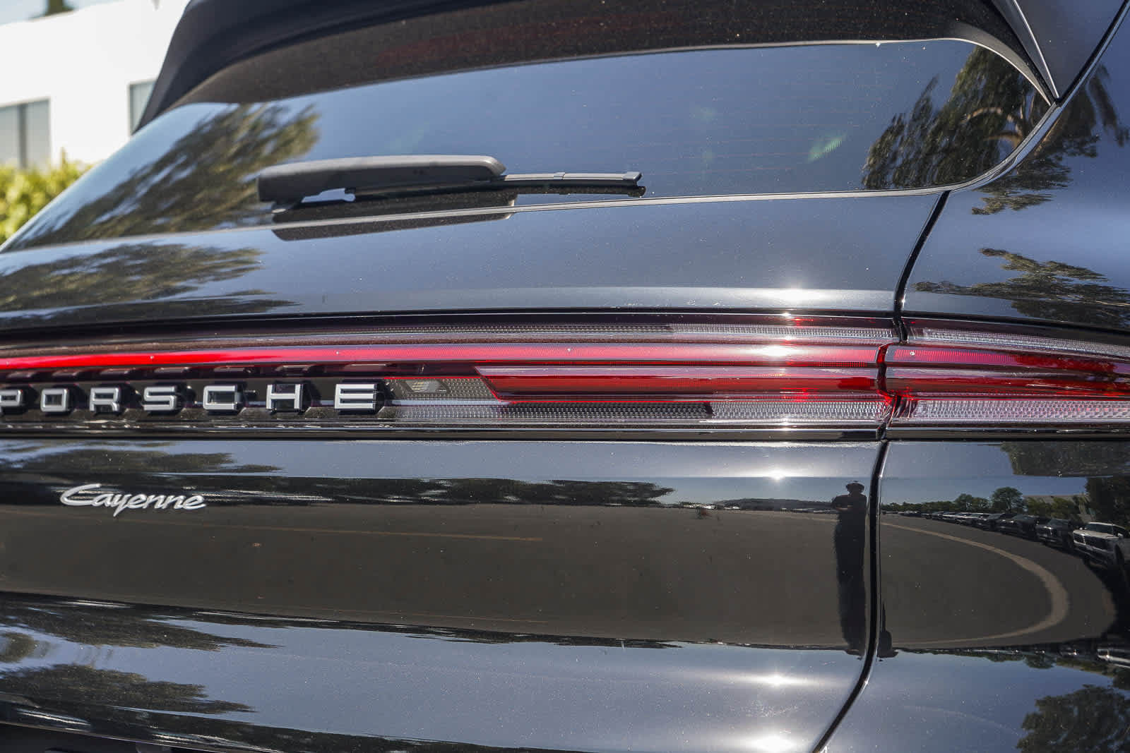Used 2024 Porsche Cayenne AWD/4WD image 7