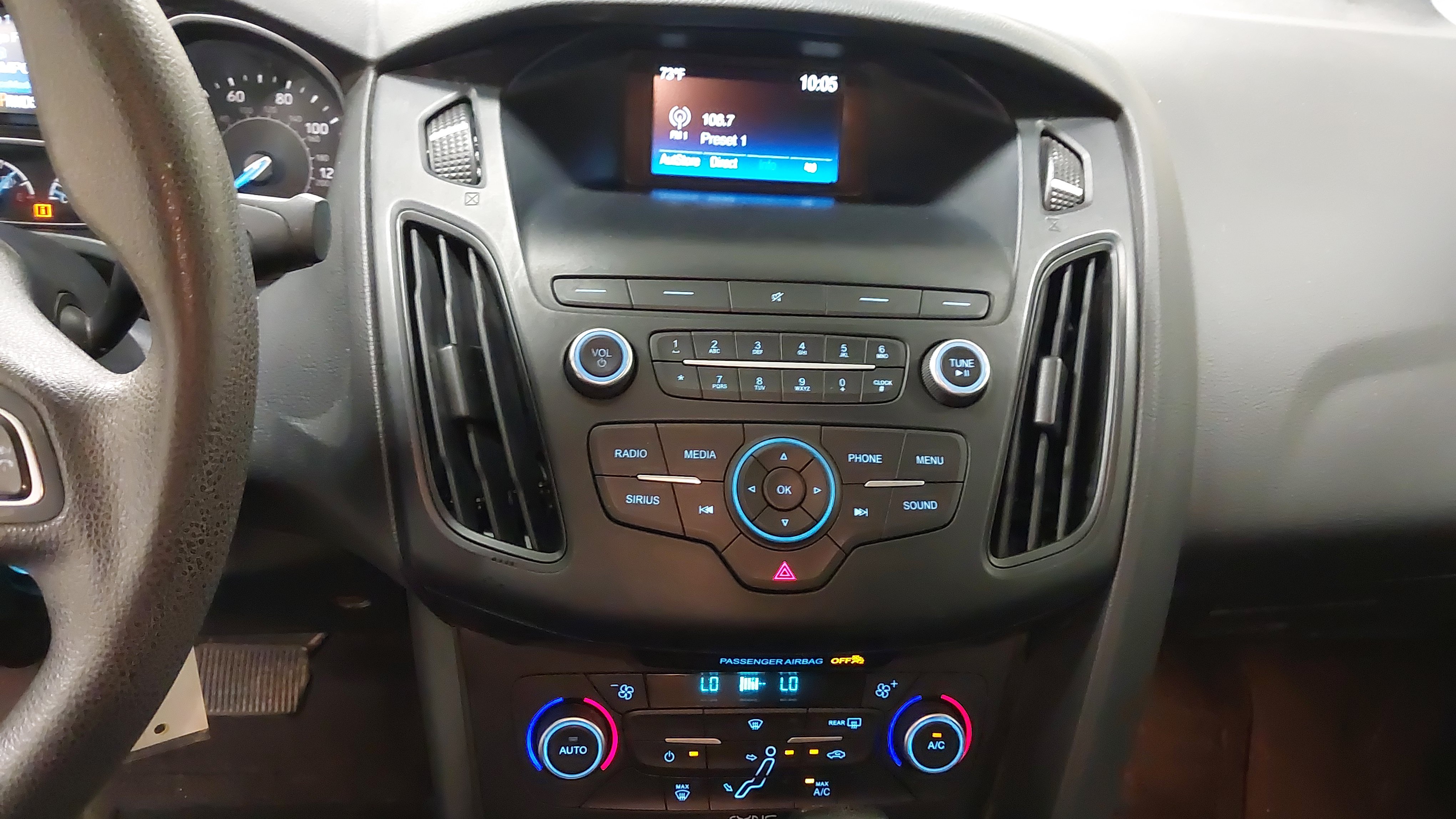 Used 2018 Ford Focus SE FWD image 20