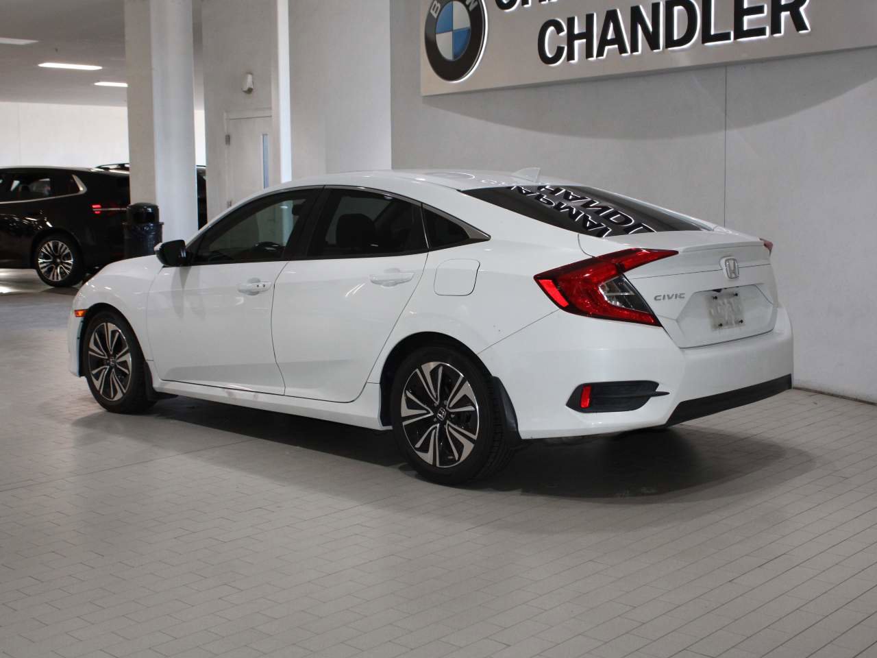 Used 2018 Honda Civic EX-L image 5