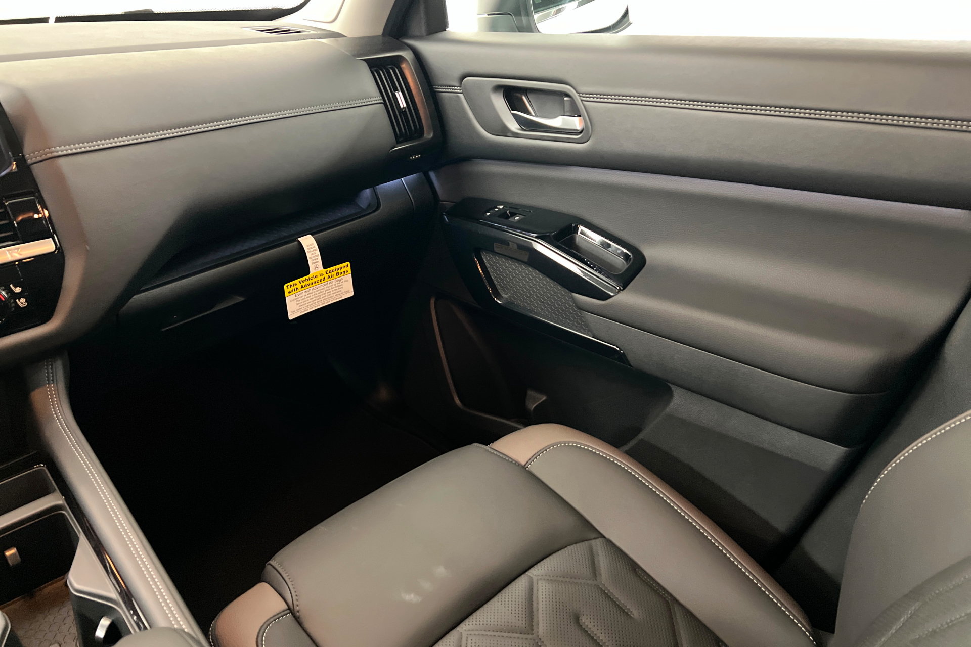 New 2026 Nissan Pathfinder Platinum AWD/4WD image 10
