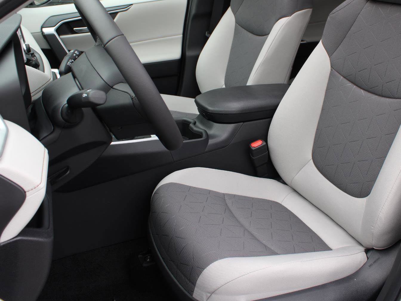New 2025 Toyota RAV4 XLE image 15
