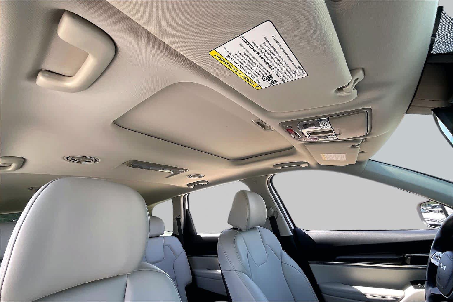 Used 2025 Kia Telluride S FWD image 12
