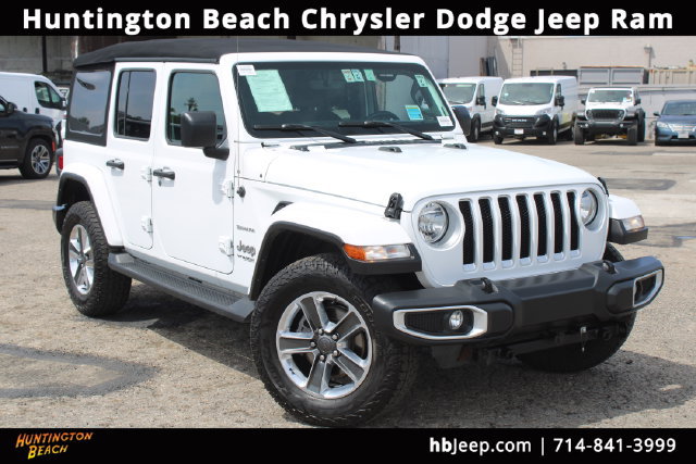 Used 2022 Jeep Wrangler Unlimited Sahara w/ Cold Weather Group AWD/4WD image 1