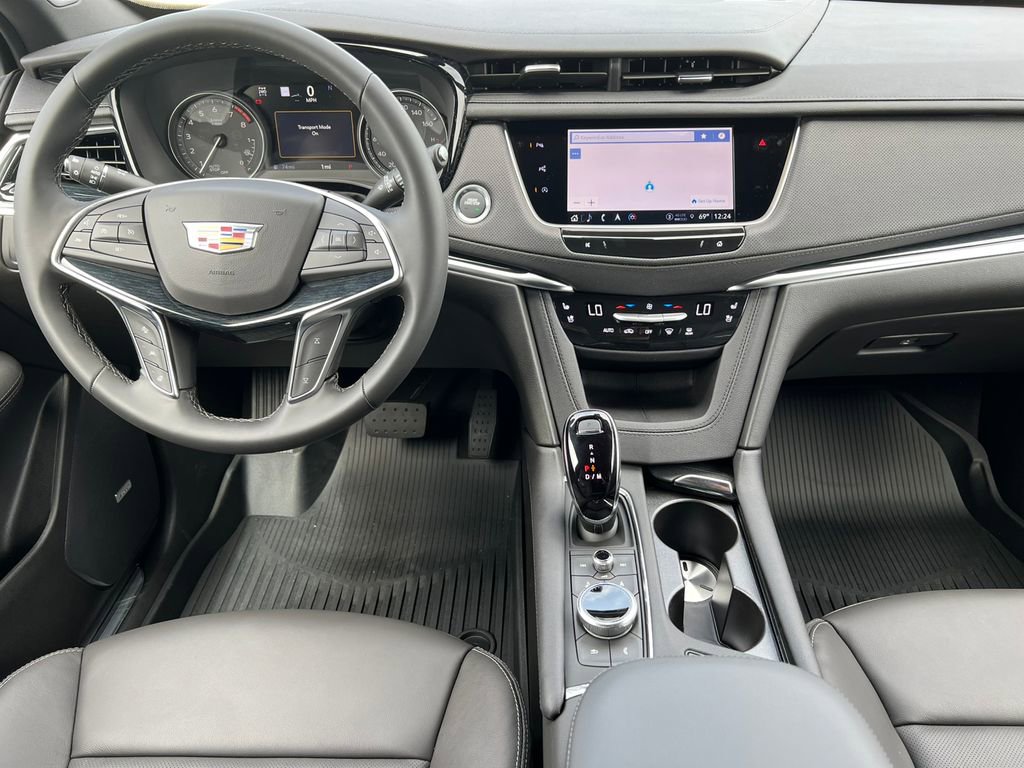 New 2026 Cadillac XT5 Premium Luxury image 3