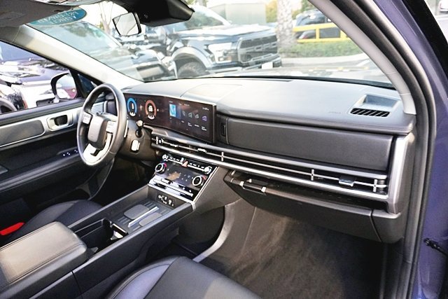 Certified 2025 Hyundai Santa Fe SEL image 10
