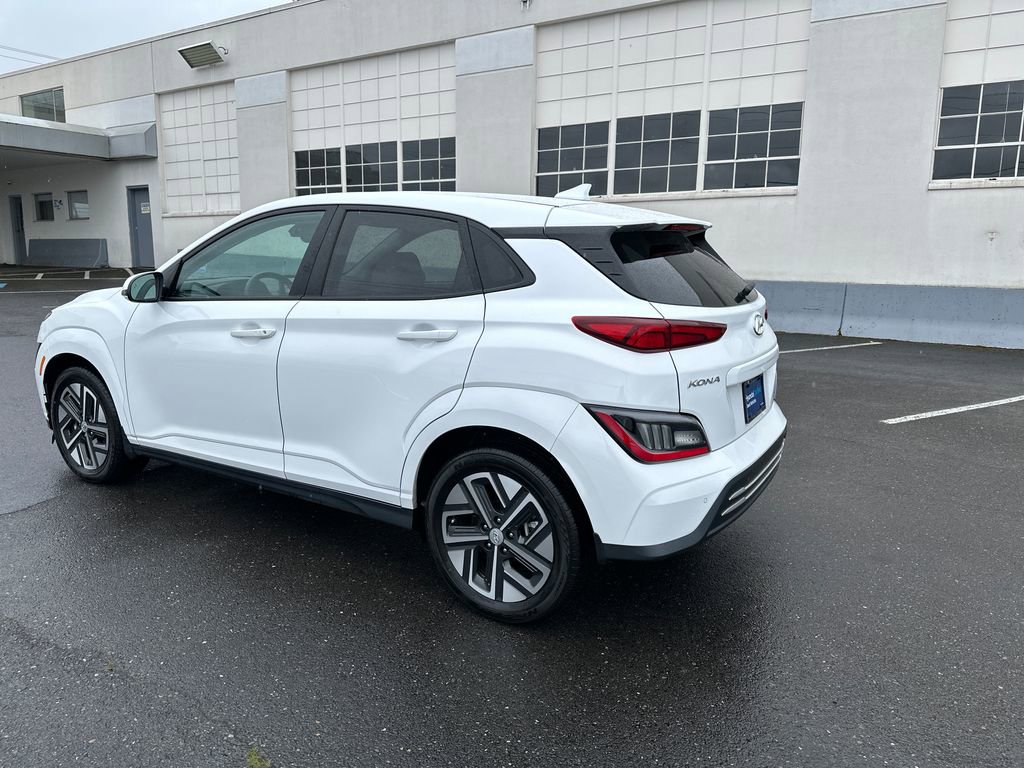 Certified 2023 Hyundai Kona Limited w/ Cargo Package image 4