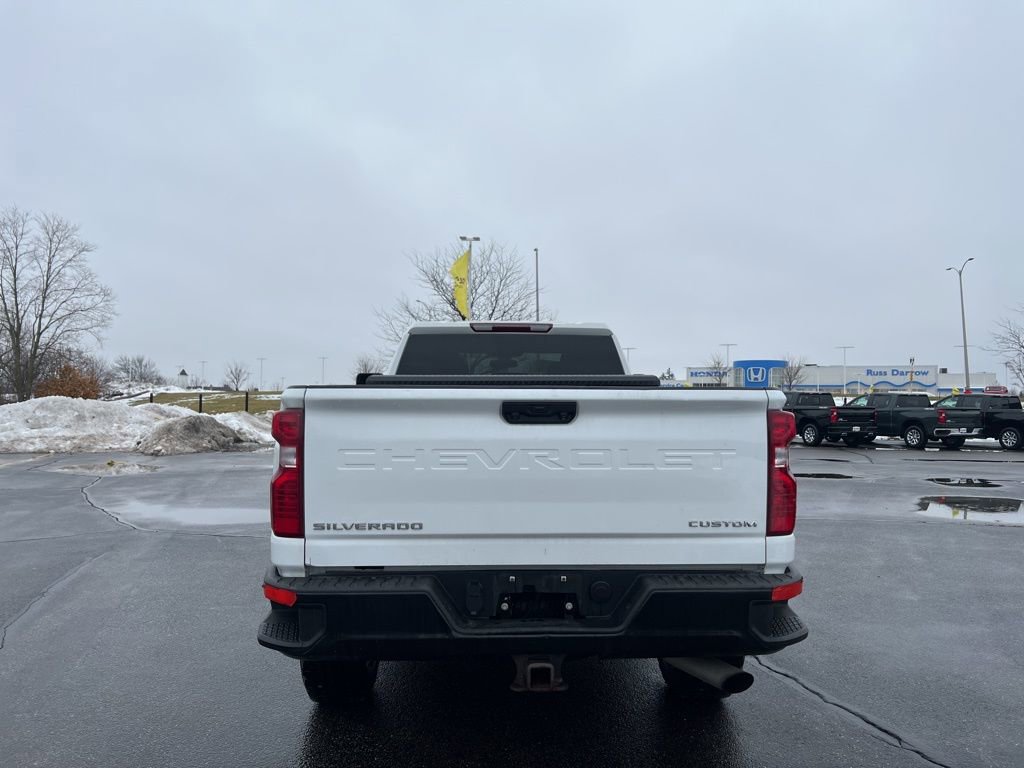 Used 2022 Chevrolet Silverado 2500 Custom w/ Custom Value Package image 4