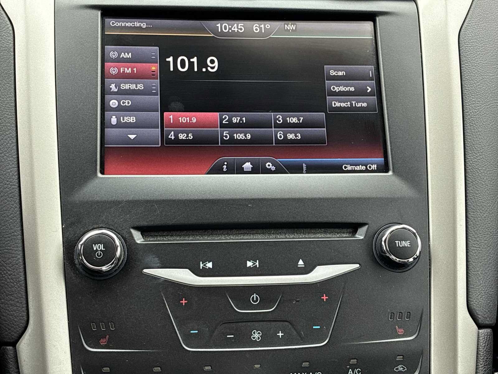 Used 2015 Ford Fusion SE w/ Equipment Group 202A FWD image 12