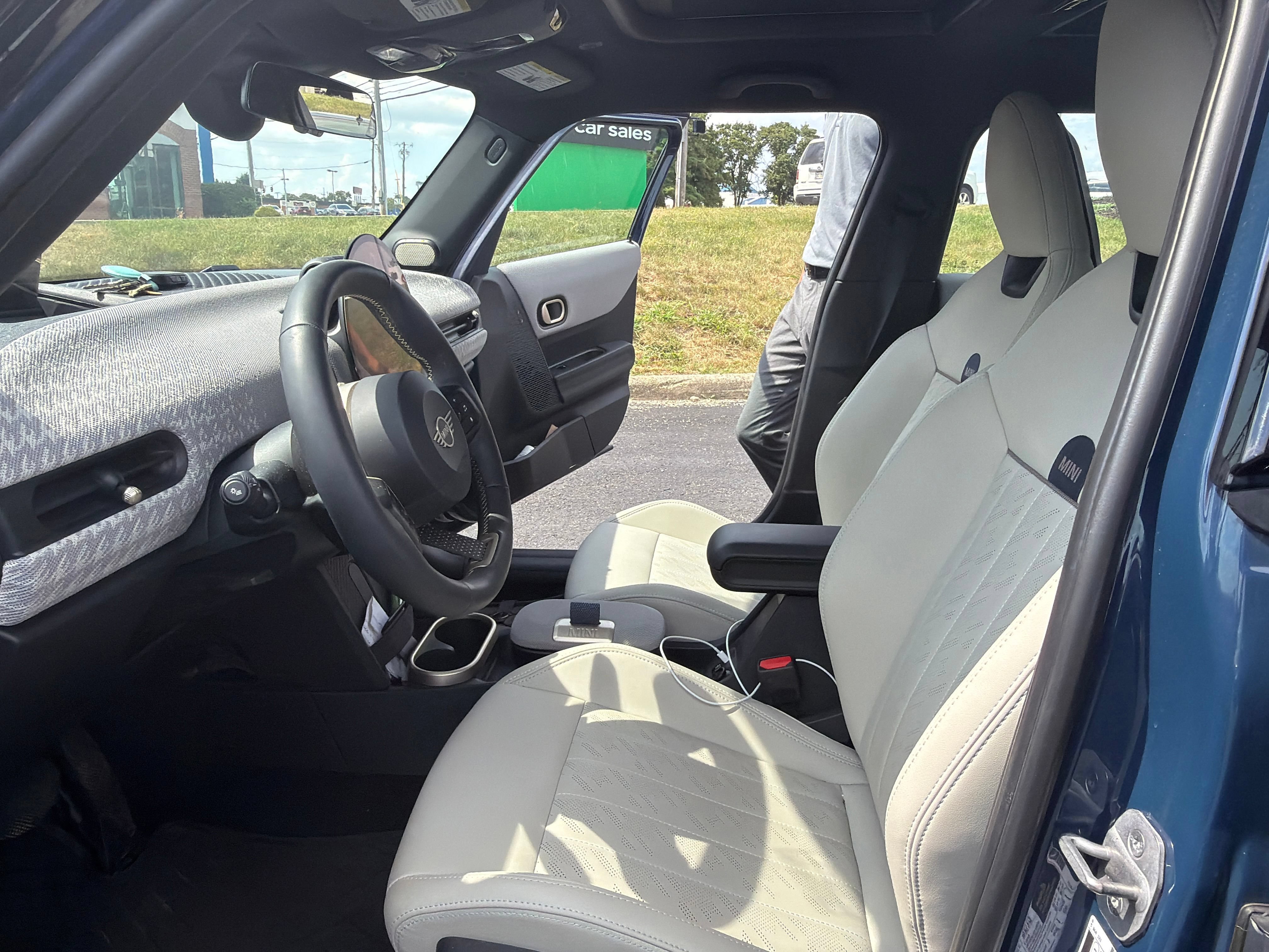 Used 2025 MINI Cooper S FWD image 27