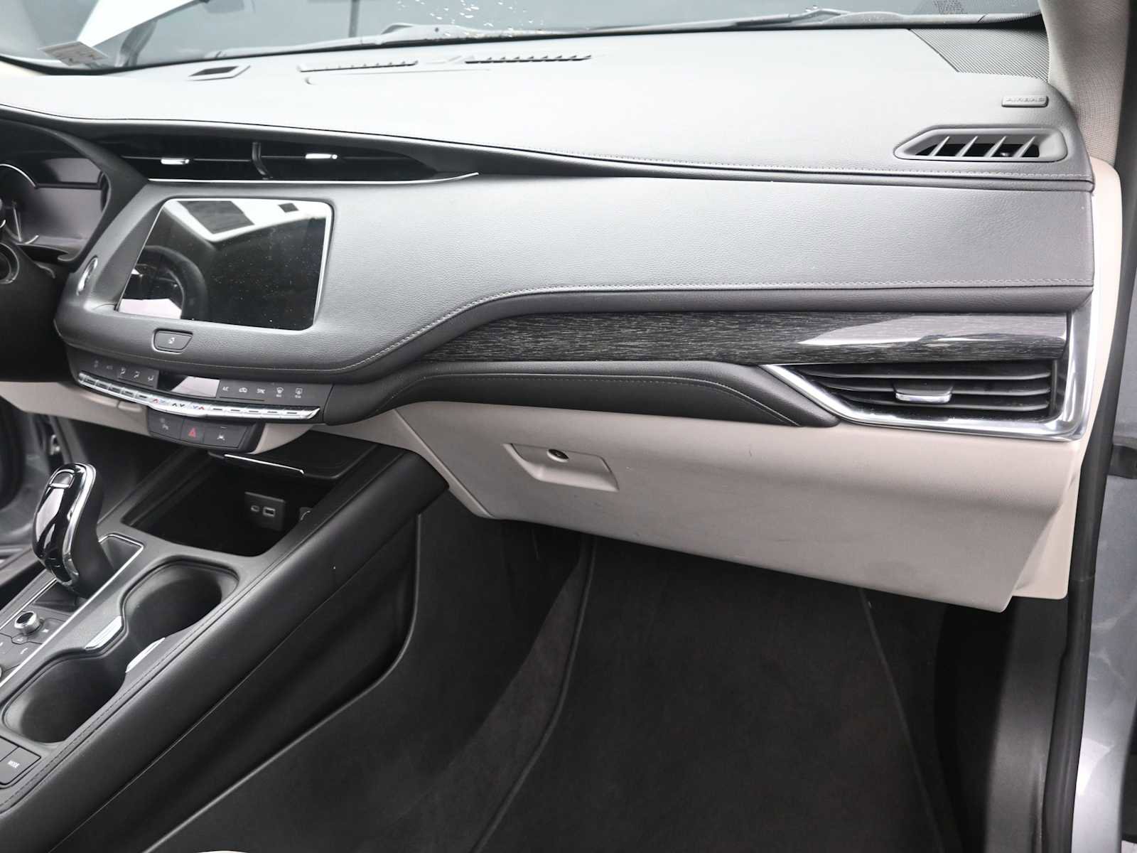 Used 2023 Cadillac XT4 Premium Luxury image 14