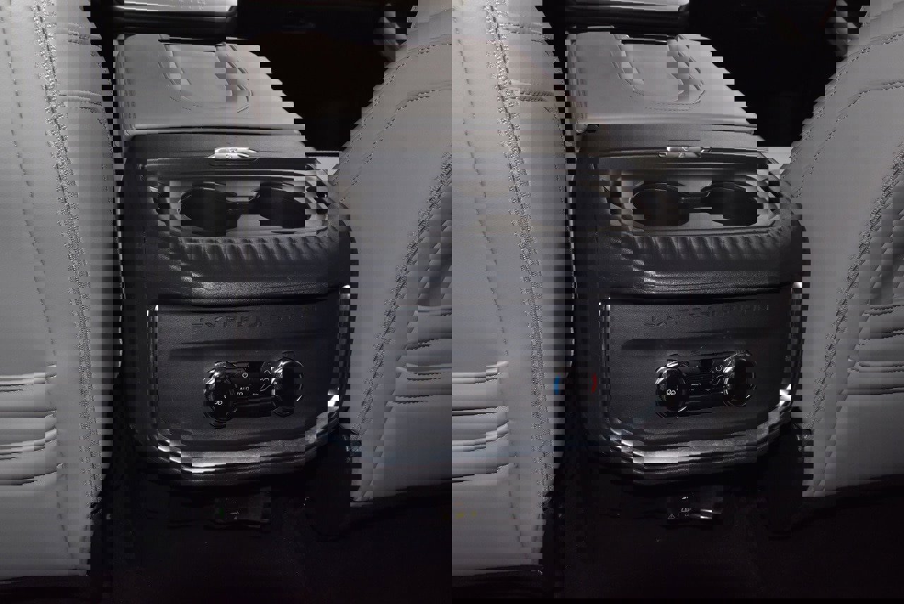 Certified 2025 Ford Expedition Active image 19