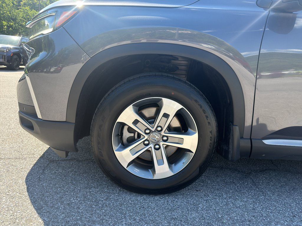 Used 2025 Honda Pilot EX-L image 9