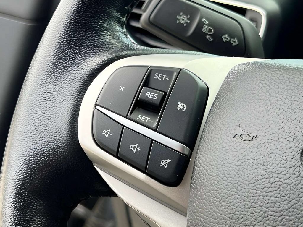 Used 2022 Ford Explorer XLT w/ Equipment Group 202A AWD/4WD image 18