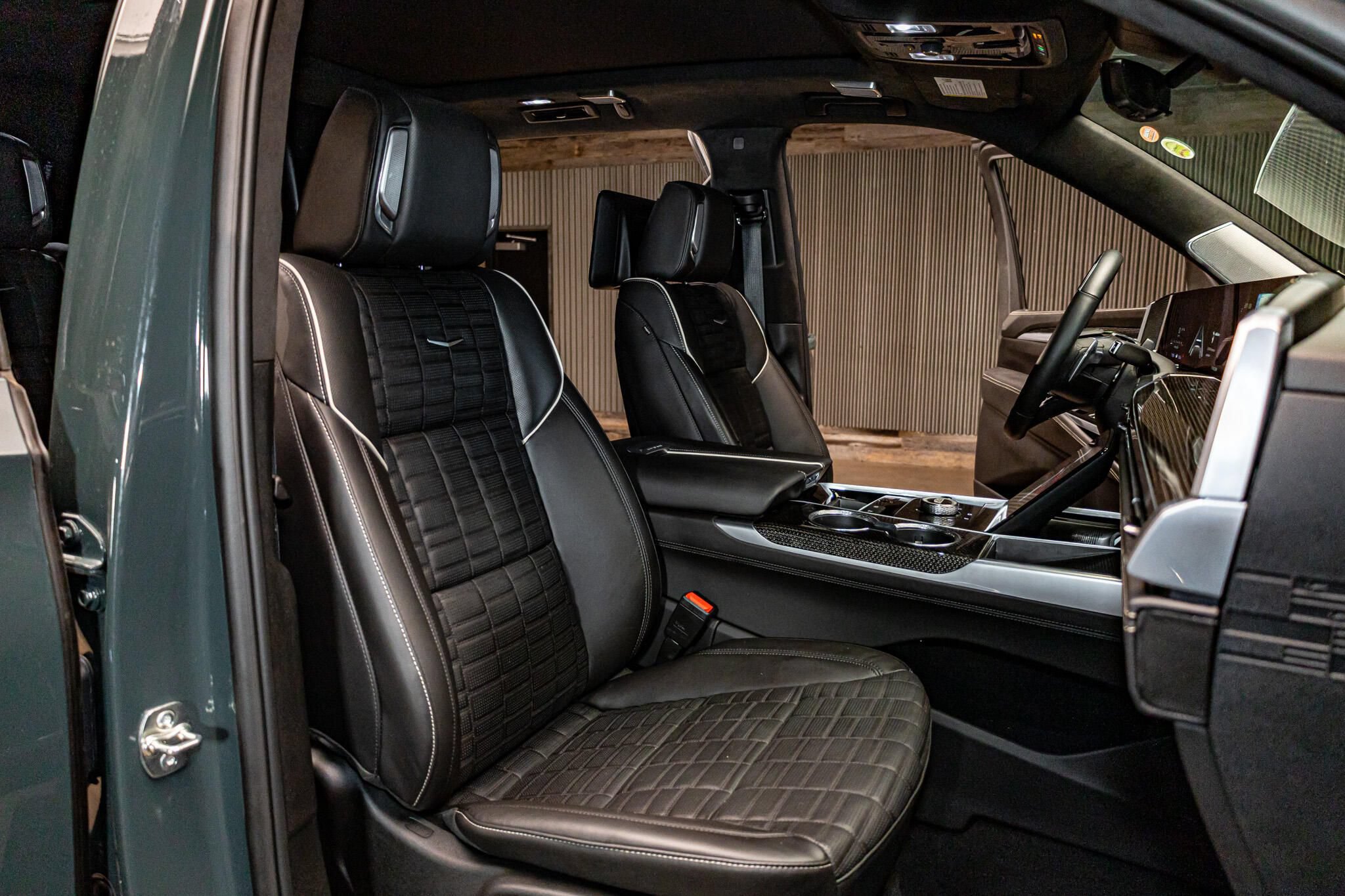 Used 2026 Cadillac Escalade V AWD/4WD image 40