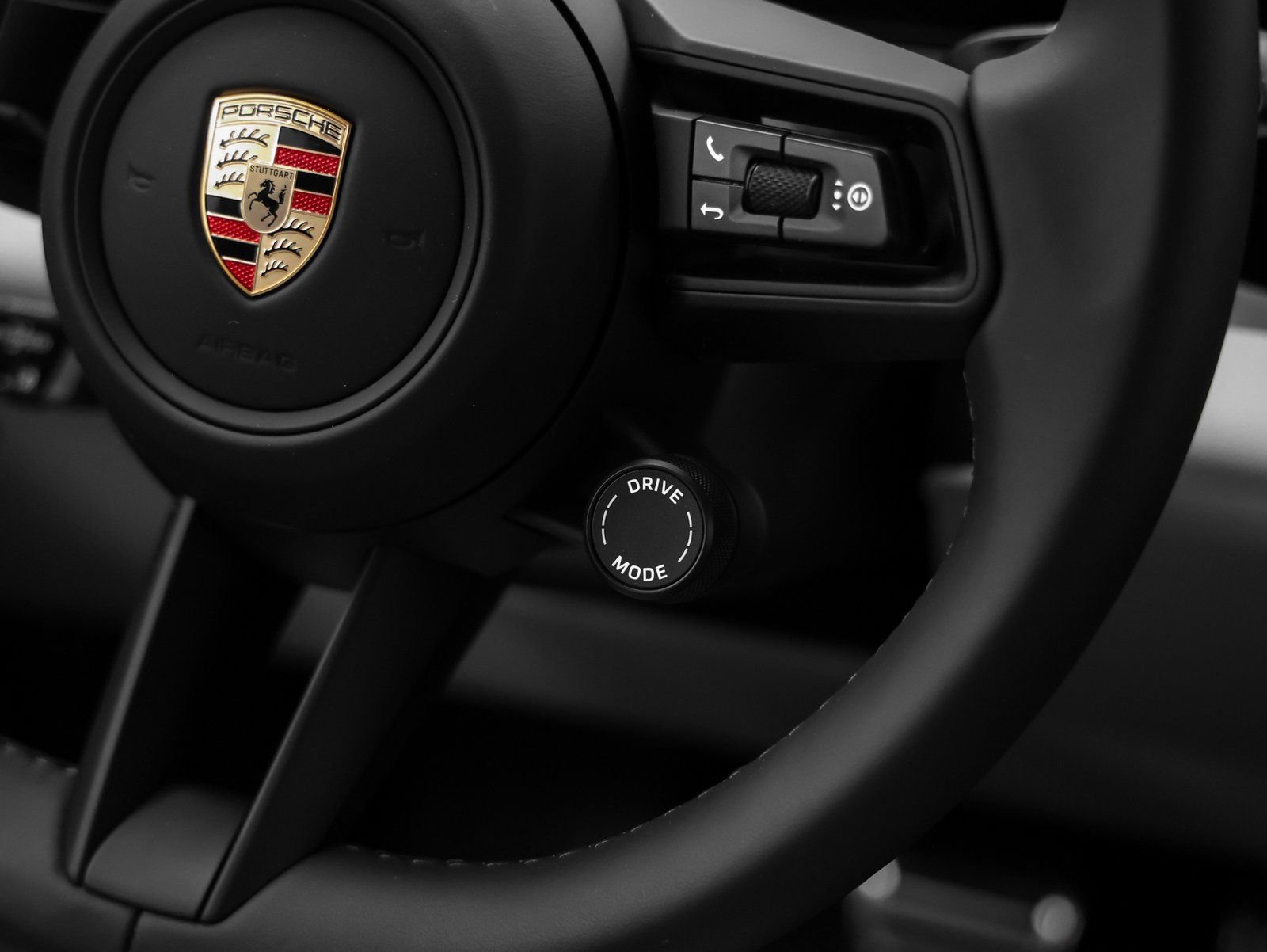 New 2025 Porsche Macan 4S Electric image 34