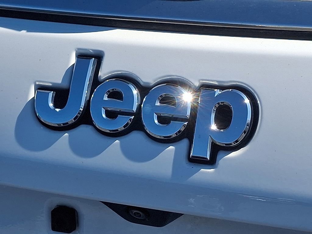 Used 2025 Jeep Compass Limited image 22