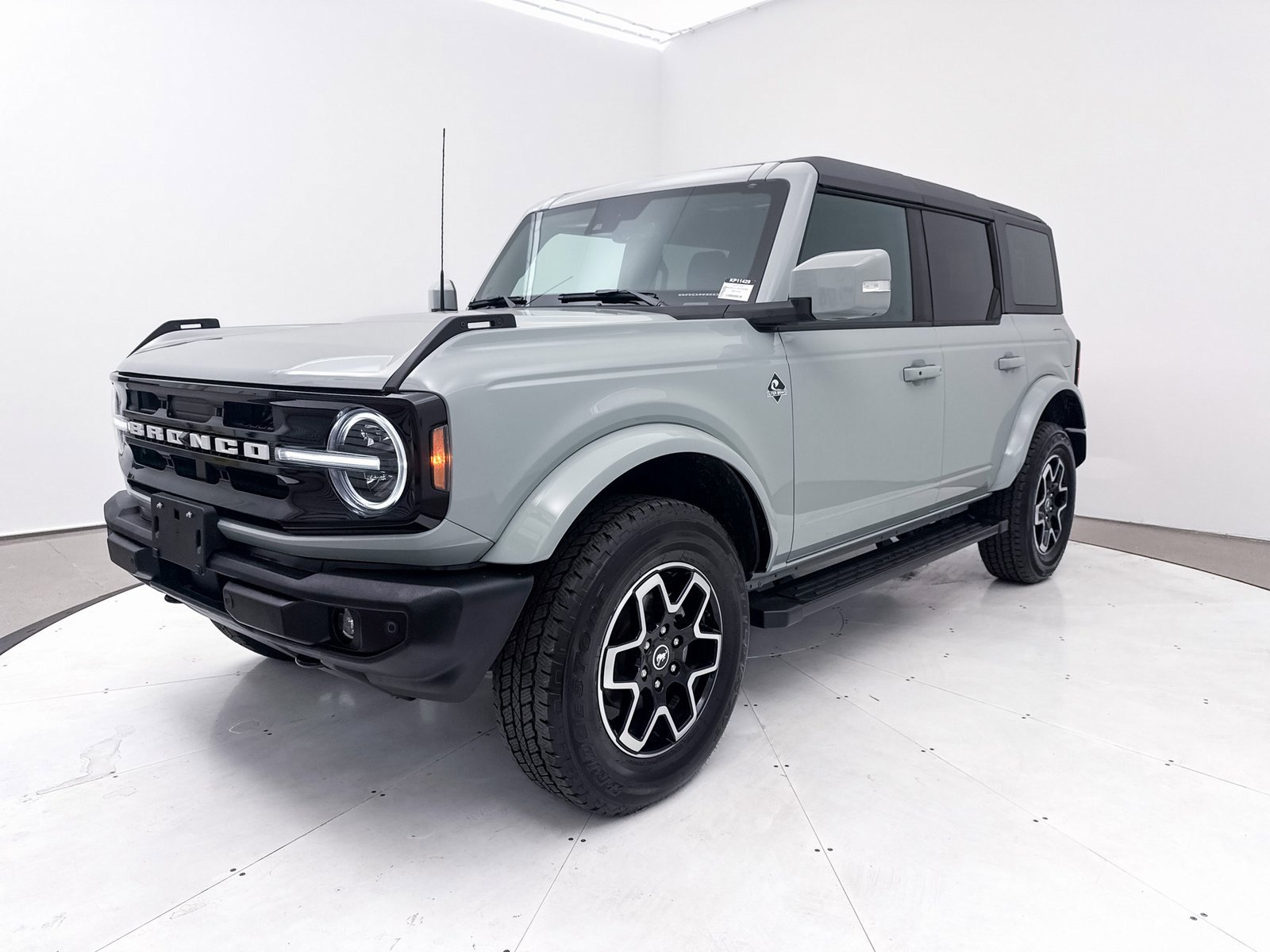 Used 2024 Ford Bronco Outer Banks image 14