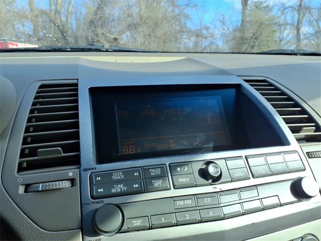 Used 2004 Nissan Maxima 3.5 SE w/ Driver Preferred Pkg image 19