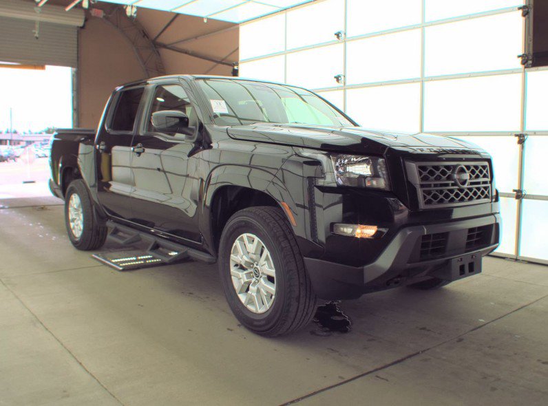 Used 2022 Nissan Frontier SV AWD/4WD image 2
