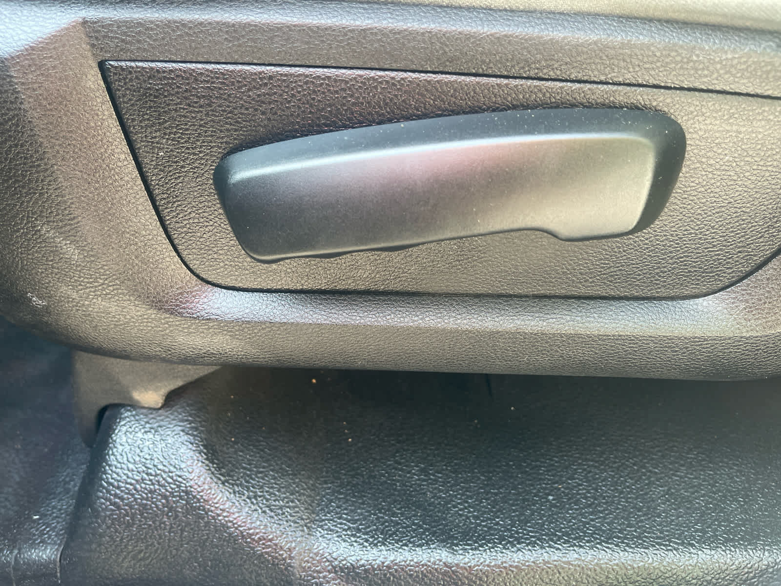 Used 2019 RAM 1500 Classic SLT w/ Protection Group AWD/4WD image 14