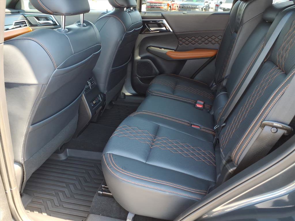 Used 2024 Mitsubishi Outlander SEL image 5