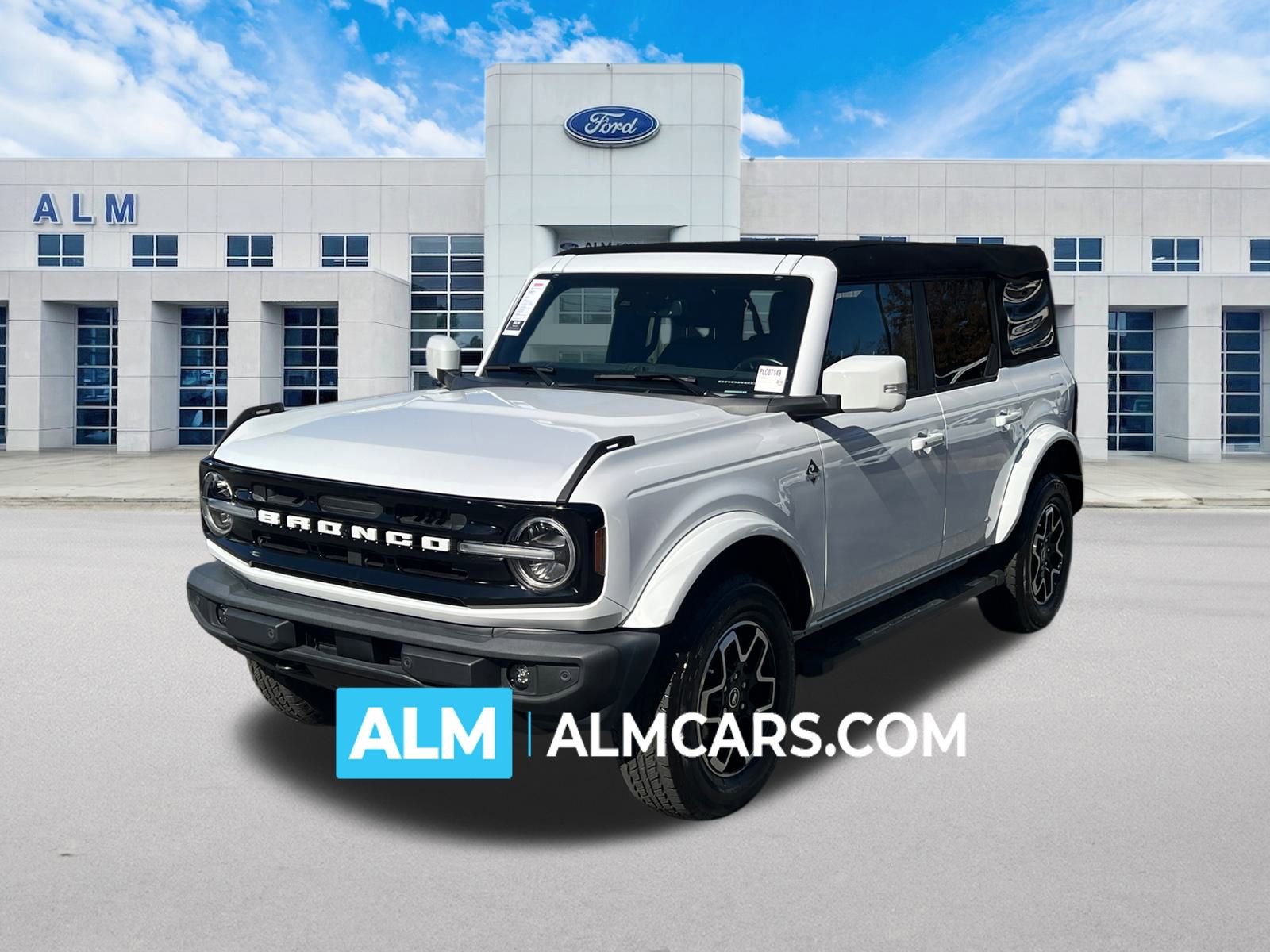 Used 2023 Ford Bronco Outer Banks image 1