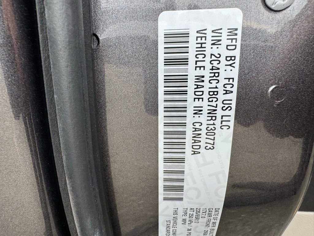 Used 2022 Chrysler Pacifica Touring-L image 38