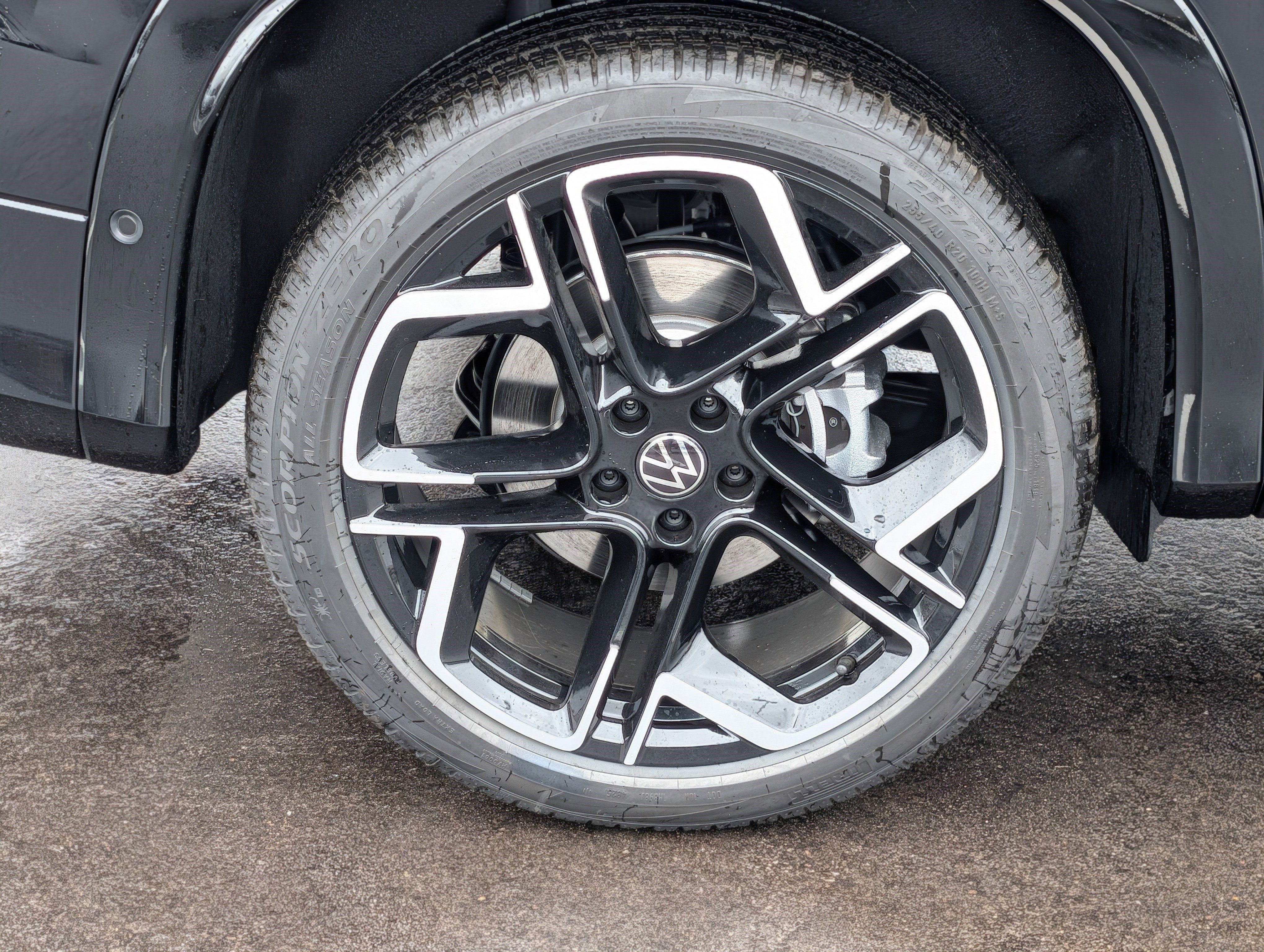 New 2026 Volkswagen Tiguan SEL R-Line AWD/4WD image 5