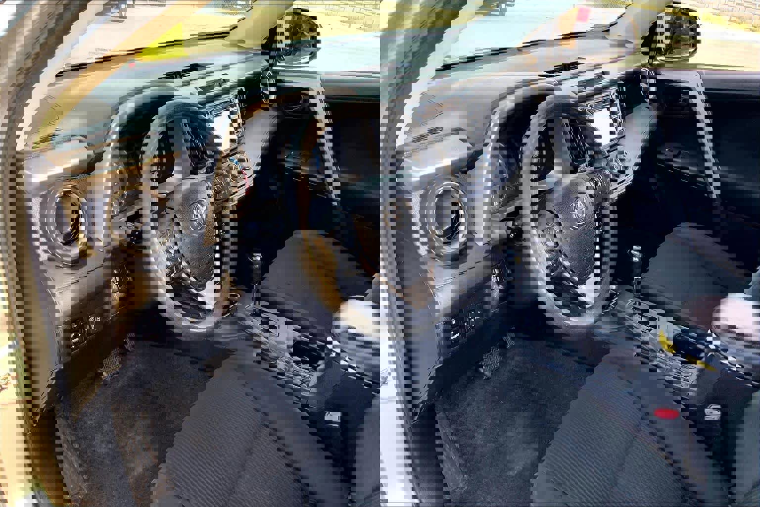 Used 2017 Toyota RAV4 LE image 16