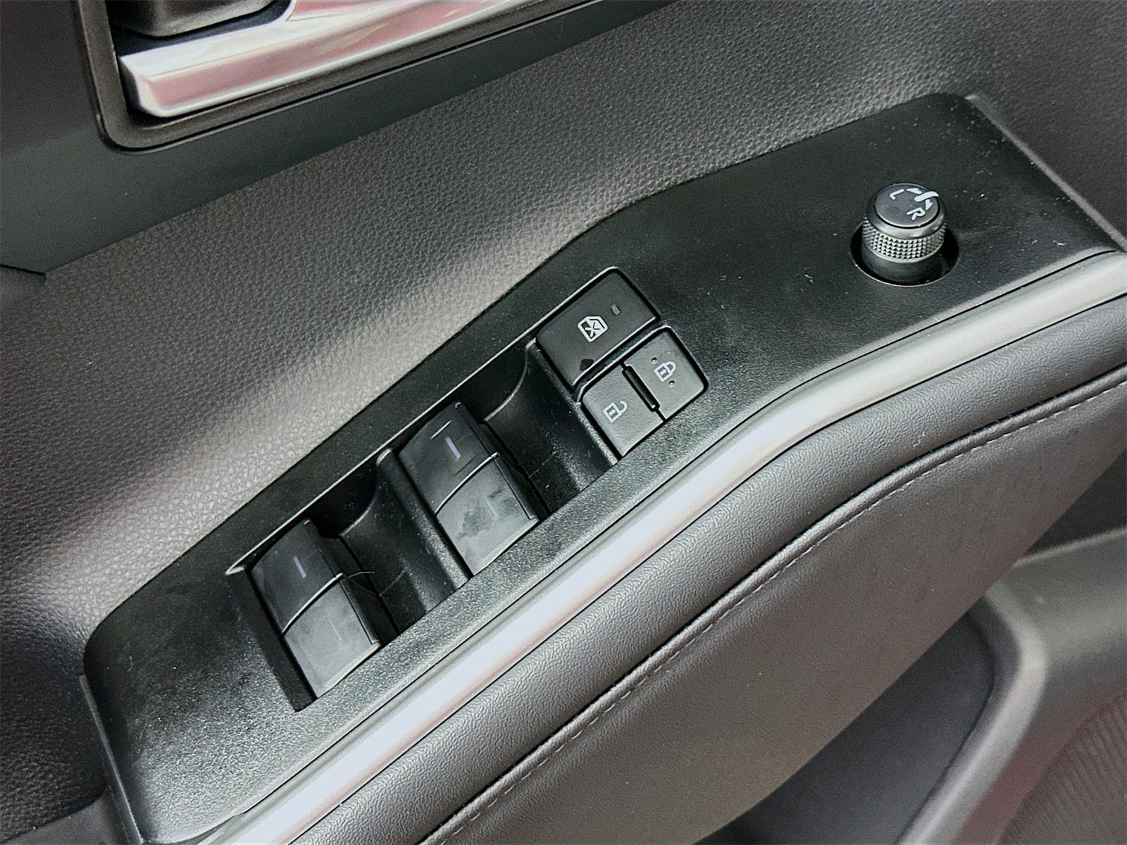 New 2026 Toyota Highlander XSE image 18